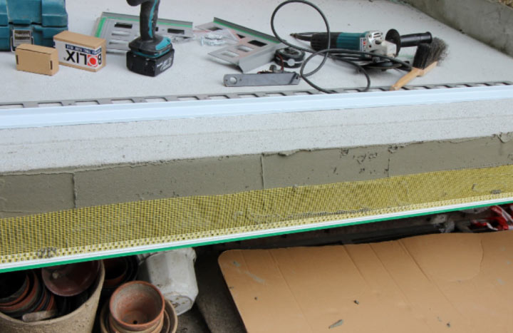 Profilage du bord extérieur du balcon.